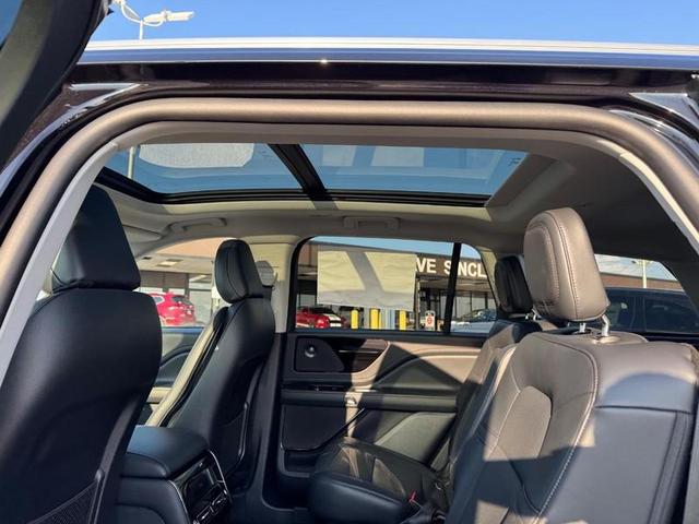 Photo of 2025 INFINITE BLACK MET CC Lincoln Aviator