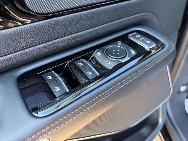 Photo of 2025 INFINITE BLACK MET CC Lincoln Aviator