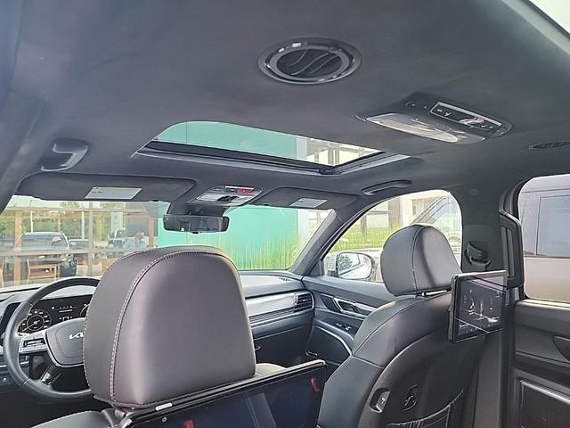Photo of 2025 Wolf Gray Kia Telluride