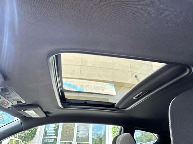 Photo of 2024 Summit White Chevrolet Camaro