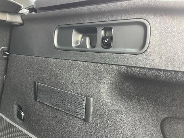 Photo of 2025 Black Mercedes-Benz GLC 300
