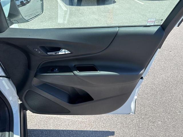 Photo of 2024 Summit White Chevrolet Equinox