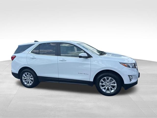 Photo of 2021 Summit White Chevrolet Equinox