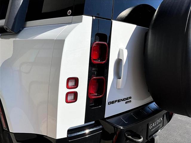 Photo of 2022 Fuji White Land Rover Defender