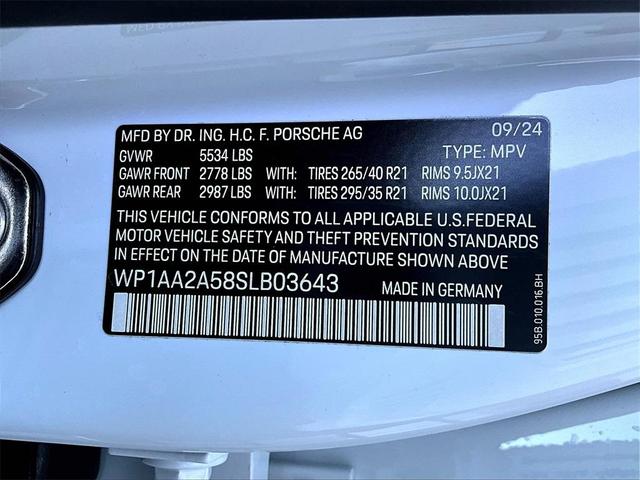 Photo of 2025 White Porsche Macan