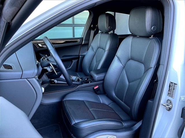 Photo of 2025 White Porsche Macan