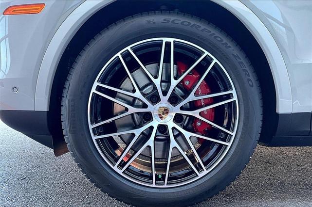 Photo of 2025 Chalk Porsche Cayenne