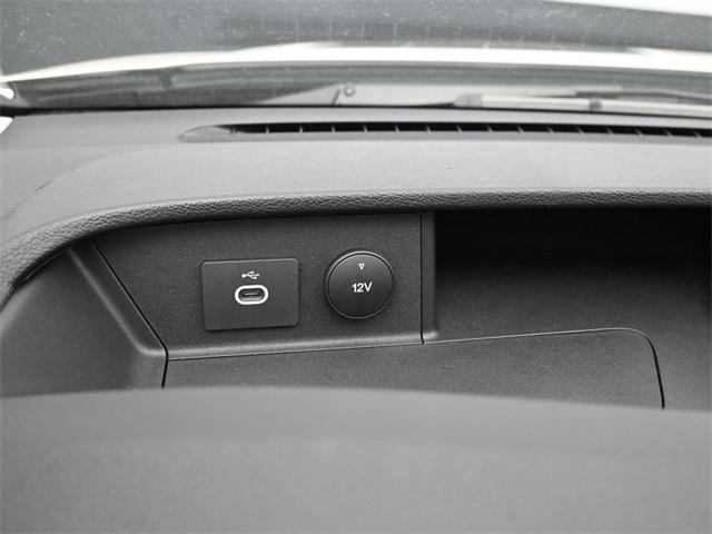 Photo of 2025 Oxford White Ford Transit-250