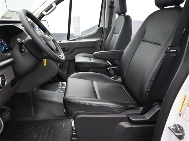Photo of 2025 Oxford White Ford Transit-250
