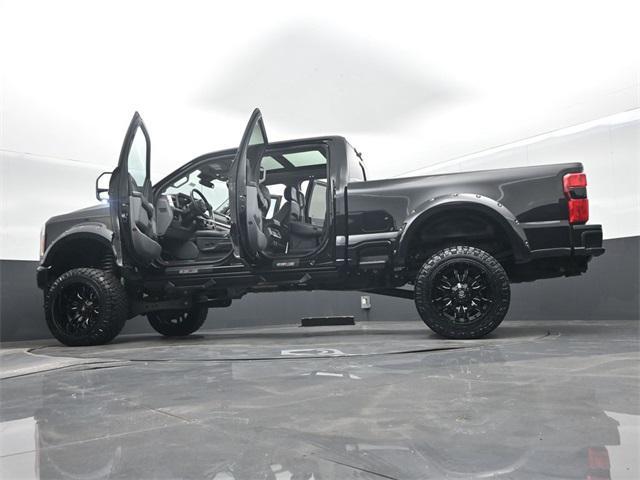 Photo of 2023 Agate Black Metallic Ford F-250