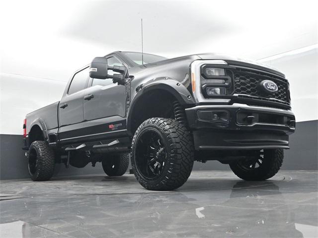 Photo of 2023 Agate Black Metallic Ford F-250