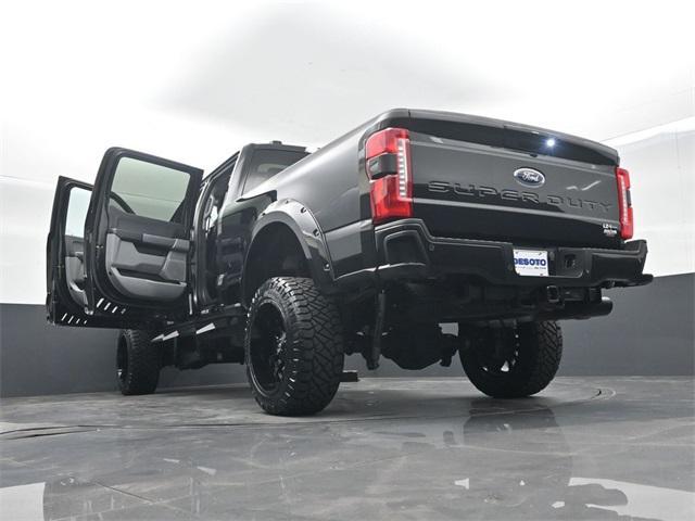 Photo of 2023 Agate Black Metallic Ford F-250