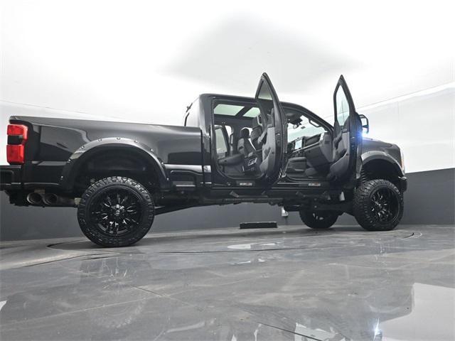 Photo of 2023 Agate Black Metallic Ford F-250
