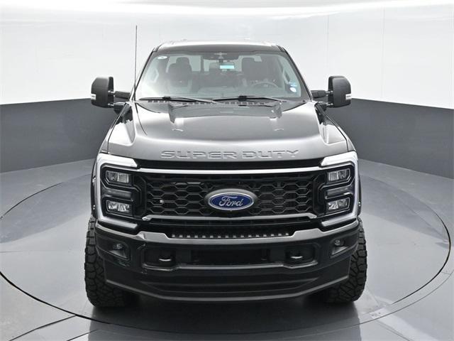 Photo of 2023 Agate Black Metallic Ford F-250