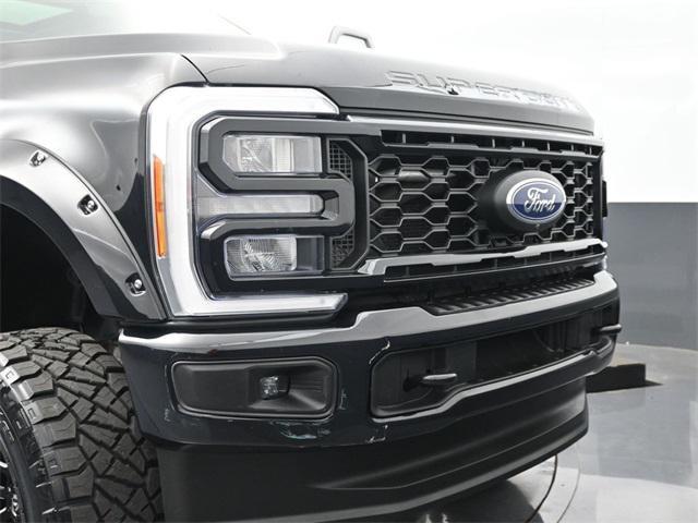 Photo of 2023 Agate Black Metallic Ford F-250