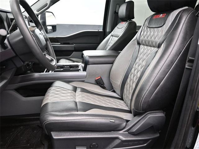 Photo of 2023 Agate Black Metallic Ford F-250