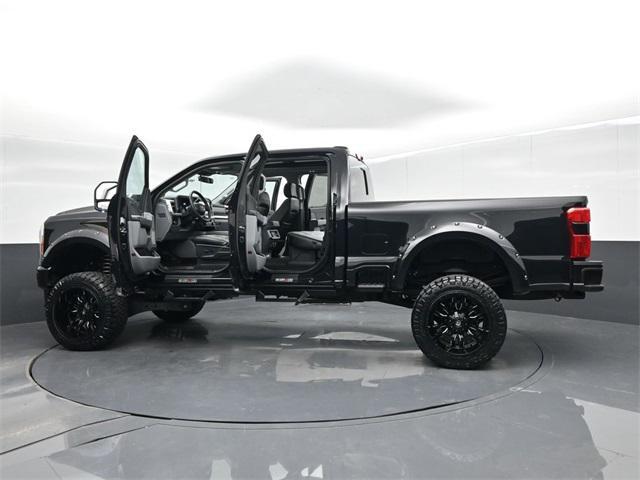 Photo of 2023 Agate Black Metallic Ford F-250