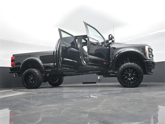 Photo of 2023 Agate Black Metallic Ford F-250