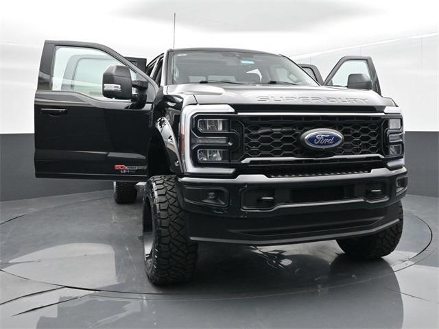 Photo of 2023 Agate Black Metallic Ford F-250