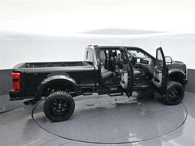 Photo of 2023 Agate Black Metallic Ford F-250