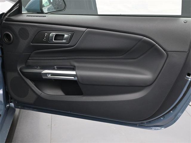 Photo of 2025 Vapor Blue Metallic Ford Mustang
