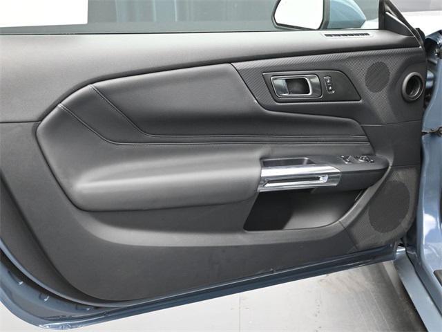 Photo of 2025 Vapor Blue Metallic Ford Mustang