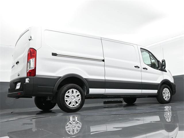 Photo of 2022 Oxford White Ford Transit-350
