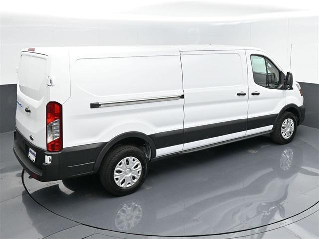 Photo of 2022 Oxford White Ford Transit-350