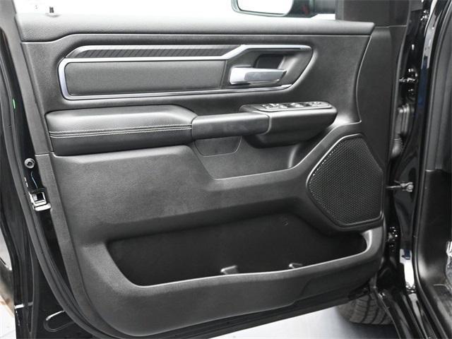 Photo of 2025 Diamond Black Crystal Pearlcoat RAM 1500
