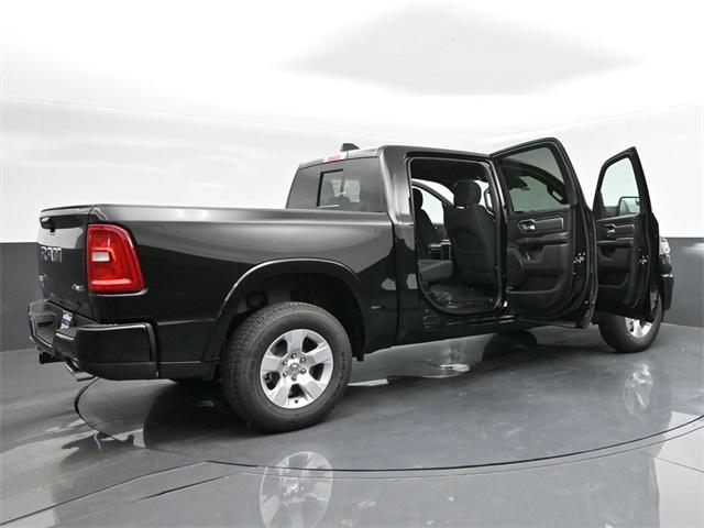 Photo of 2025 Diamond Black Crystal Pearlcoat RAM 1500