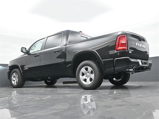 Photo of 2025 Diamond Black Crystal Pearlcoat RAM 1500