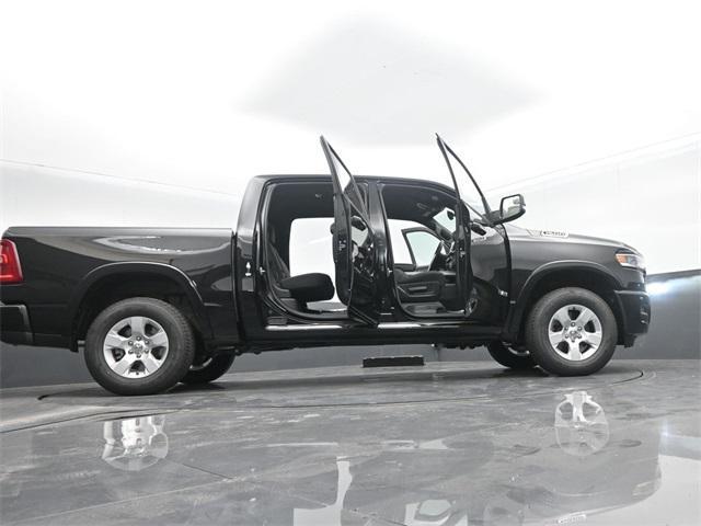Photo of 2025 Diamond Black Crystal Pearlcoat RAM 1500