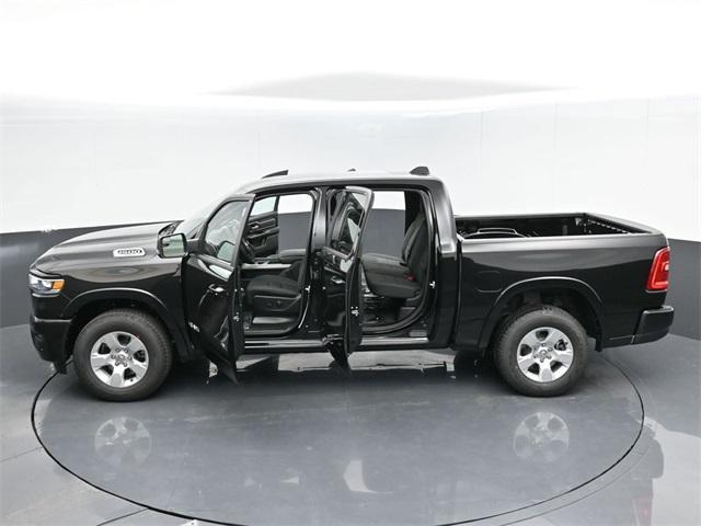 Photo of 2025 Diamond Black Crystal Pearlcoat RAM 1500