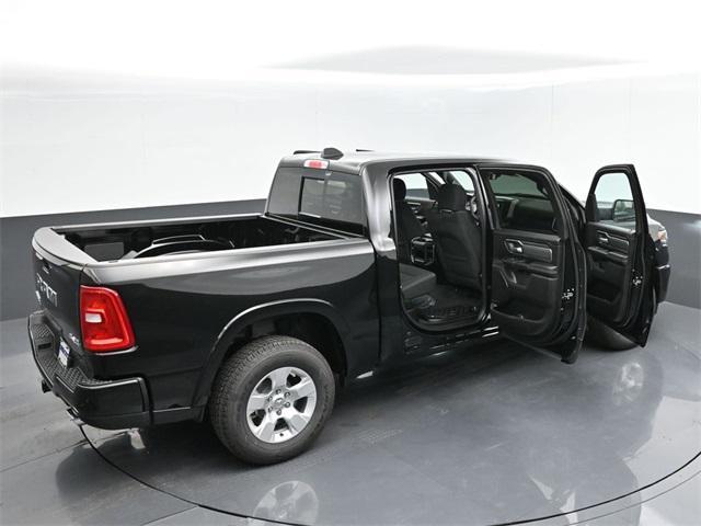 Photo of 2025 Diamond Black Crystal Pearlcoat RAM 1500