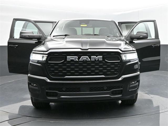 Photo of 2025 Diamond Black Crystal Pearlcoat RAM 1500