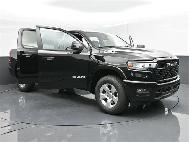 Photo of 2025 Diamond Black Crystal Pearlcoat RAM 1500