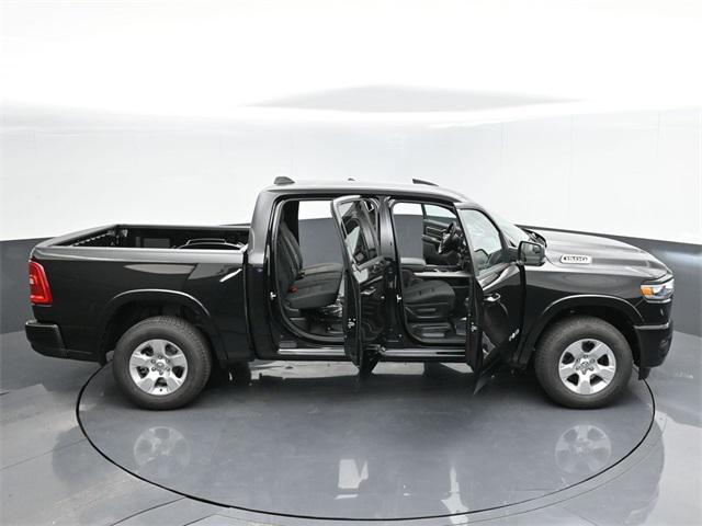 Photo of 2025 Diamond Black Crystal Pearlcoat RAM 1500