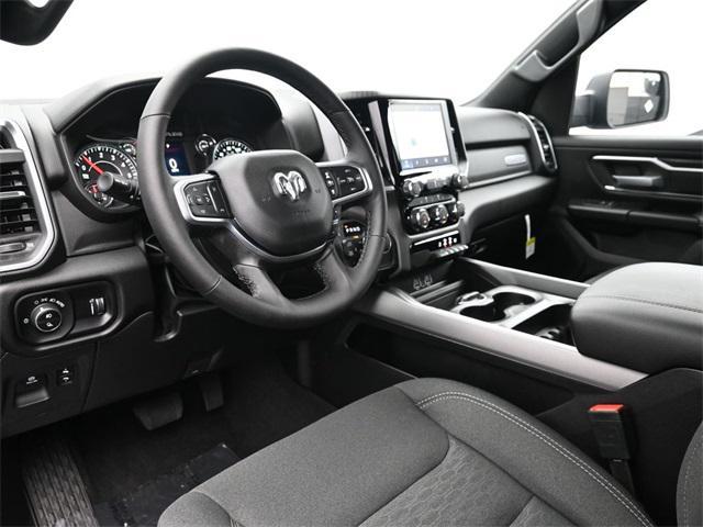 Photo of 2025 Diamond Black Crystal Pearlcoat RAM 1500