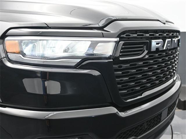 Photo of 2025 Diamond Black Crystal Pearlcoat RAM 1500