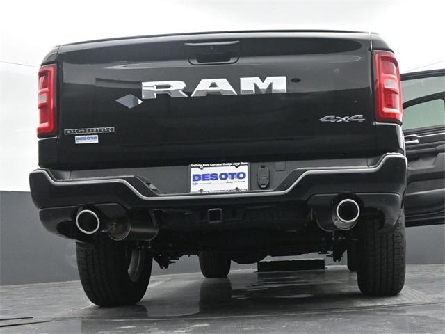 Photo of 2025 Diamond Black Crystal Pearlcoat RAM 1500