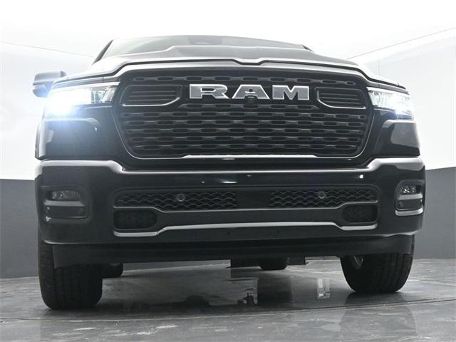 Photo of 2025 Diamond Black Crystal Pearlcoat RAM 1500