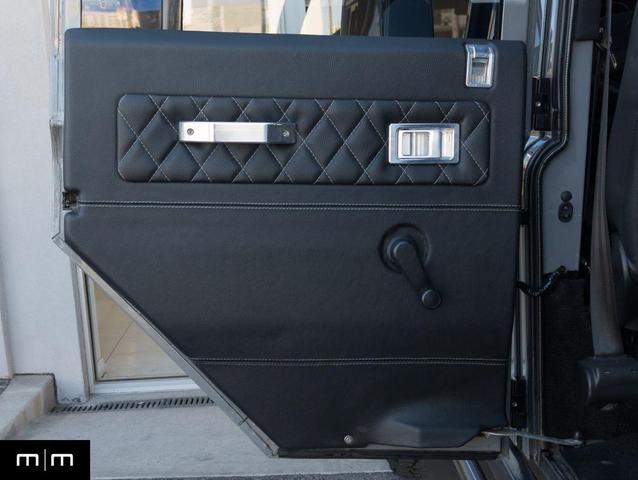 Photo of 1993 GRAY Land Rover Defender