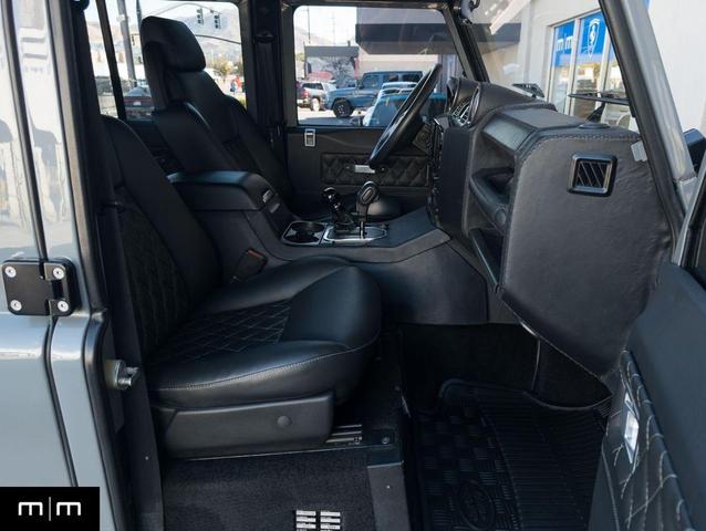 Photo of 1993 GRAY Land Rover Defender