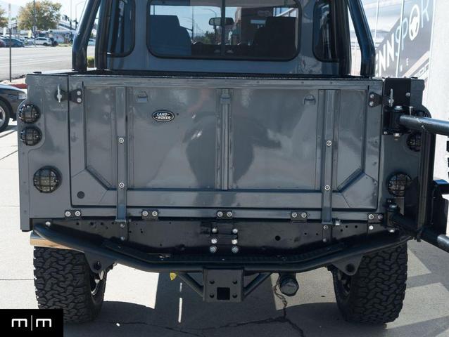 Photo of 1993 GRAY Land Rover Defender