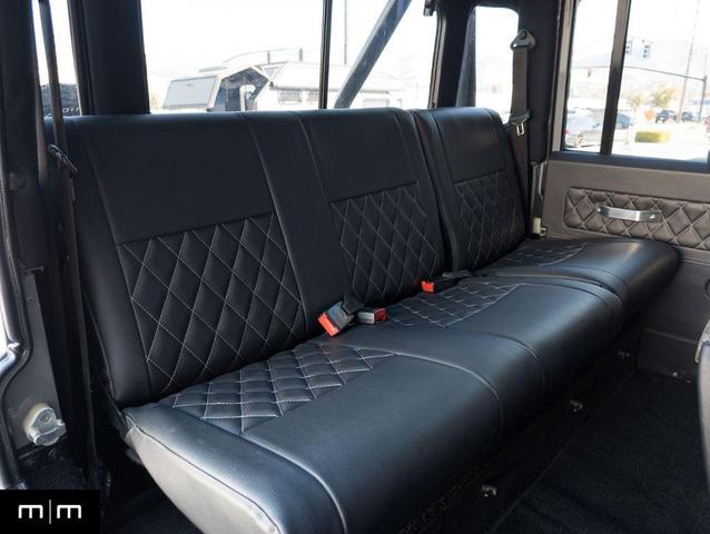 Photo of 1993 GRAY Land Rover Defender