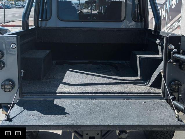 Photo of 1993 GRAY Land Rover Defender