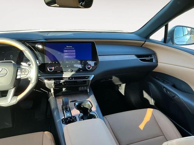 Photo of 2025 Eminent White Pearl Lexus RX 350