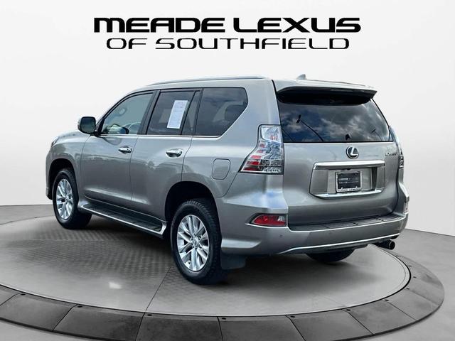 Photo of 2023 Atomic Silver Lexus GX 460