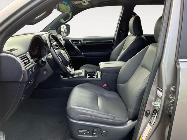 Photo of 2023 Atomic Silver Lexus GX 460
