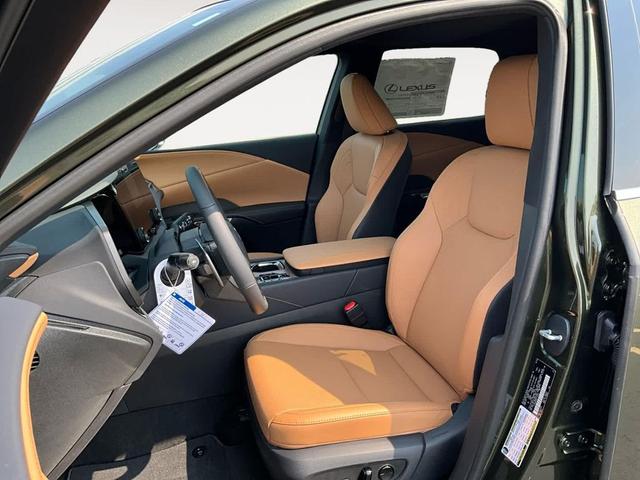 Photo of 2025 Nori Green Pearl Lexus RX 350